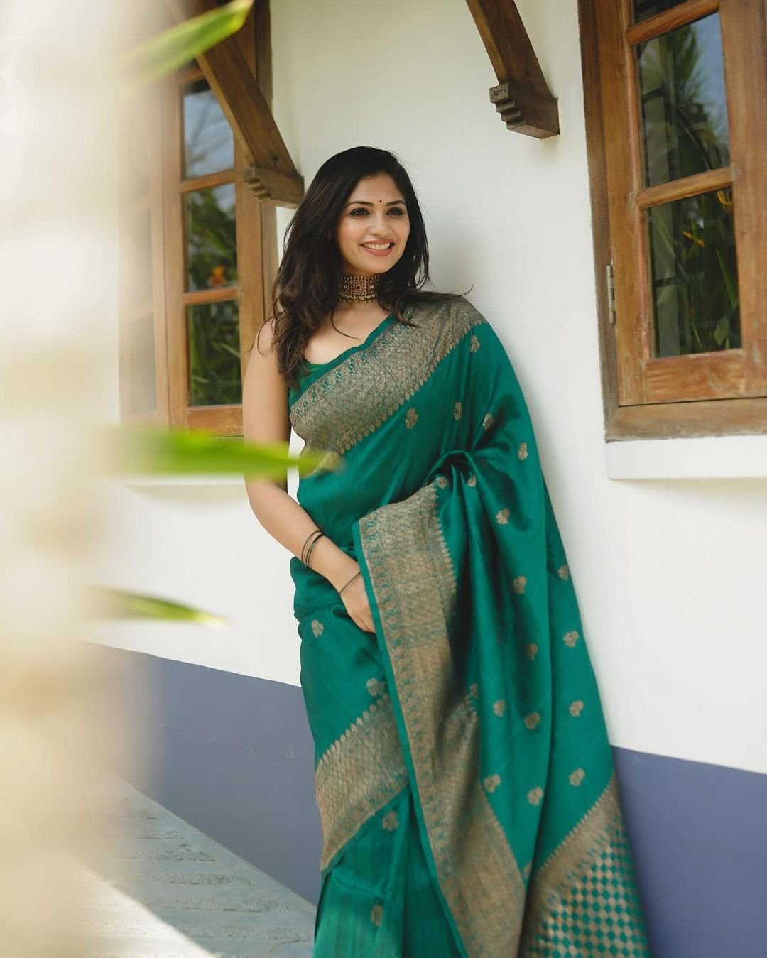 Green Pure Kanjivaram Silk Weaved With Copper Zari Comes With Heavy Kanjivaram Brocade Blouse - Almaari Fashion