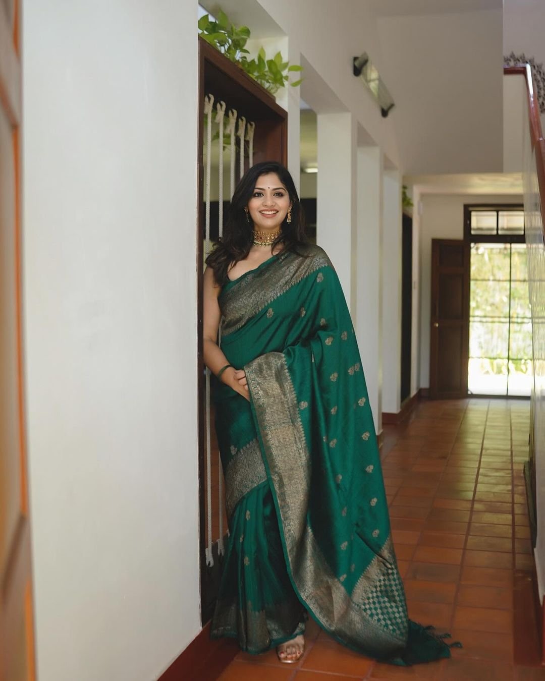 Green Pure Kanjivaram Silk Weaved With Copper Zari Comes With Heavy Kanjivaram Brocade Blouse - Almaari Fashion