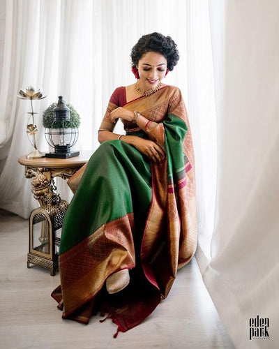 Green Pure Kanjivaram Silk With Confounding Blouse Piece - Almaari Fashion