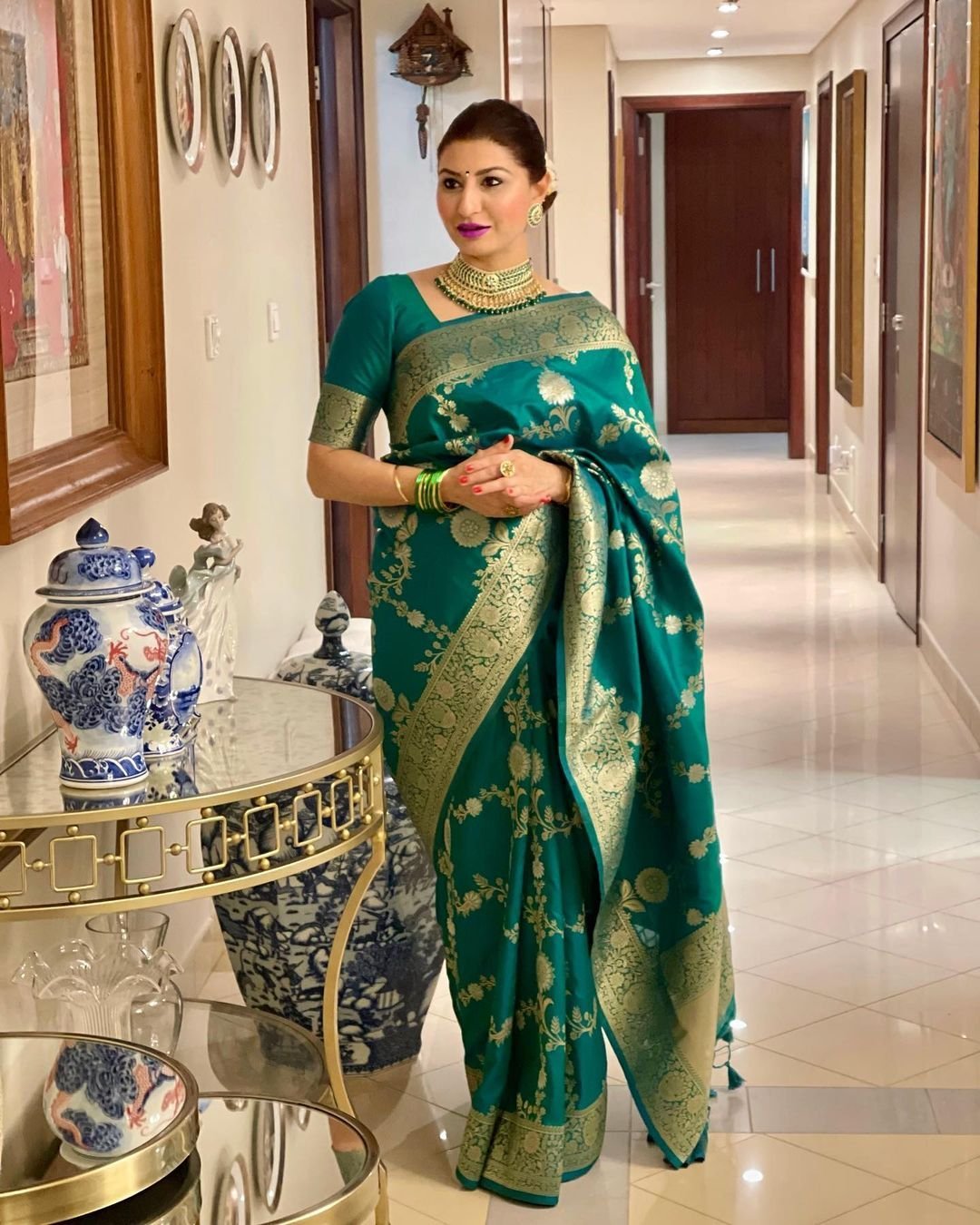 Green Pure Kanjivaram Silk With Confounding Blouse Piece - Almaari Fashion