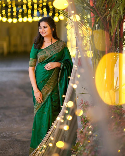 Green Pure Kanjivaram Silk With Magnific Blouse Piece - Almaari Fashion