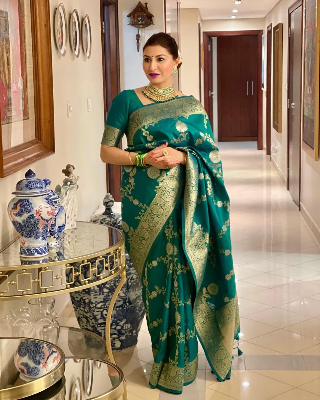 Green Pure Pure Banarasi Silk With Confounding Blouse Piece - Almaari Fashion