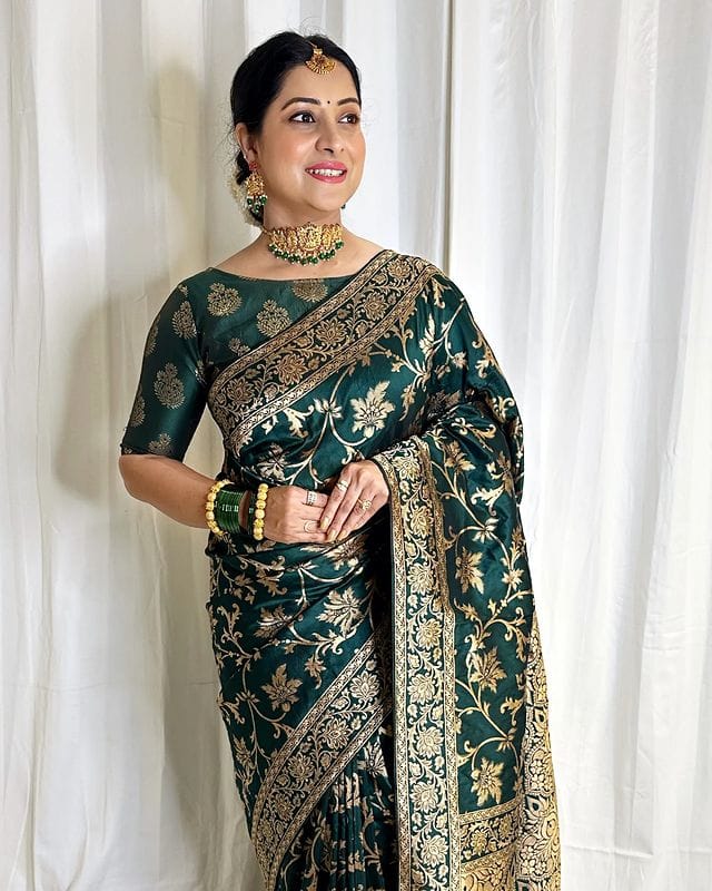 Green Pure Pure Banarasi Silk With Twirling Blouse Piece - Almaari Fashion