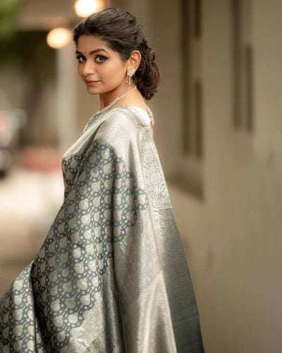 Grey Pure Kanjivaram Silk Saree With Attractive Blouse Piece - Almaari Fashion