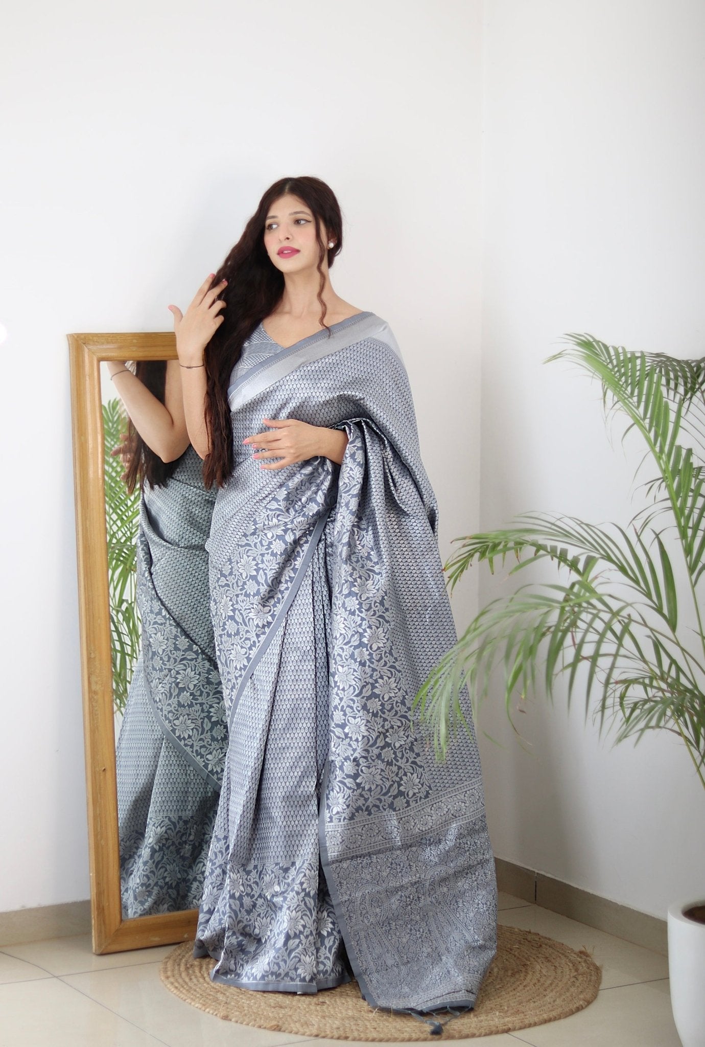 Grey Pure Kanjivaram Silk Saree With Twirling Blouse Piece - Almaari Fashion