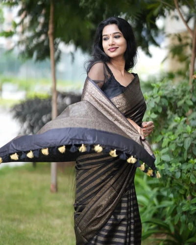 Grey Semi Silk Saree Weaved With Copper Zari Comes With Attached Blouse. - Almaari Fashion