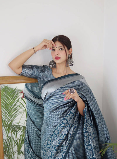 Aqua Blue Pure Kanjivaram Silk Saree With Twirling Blouse Piece