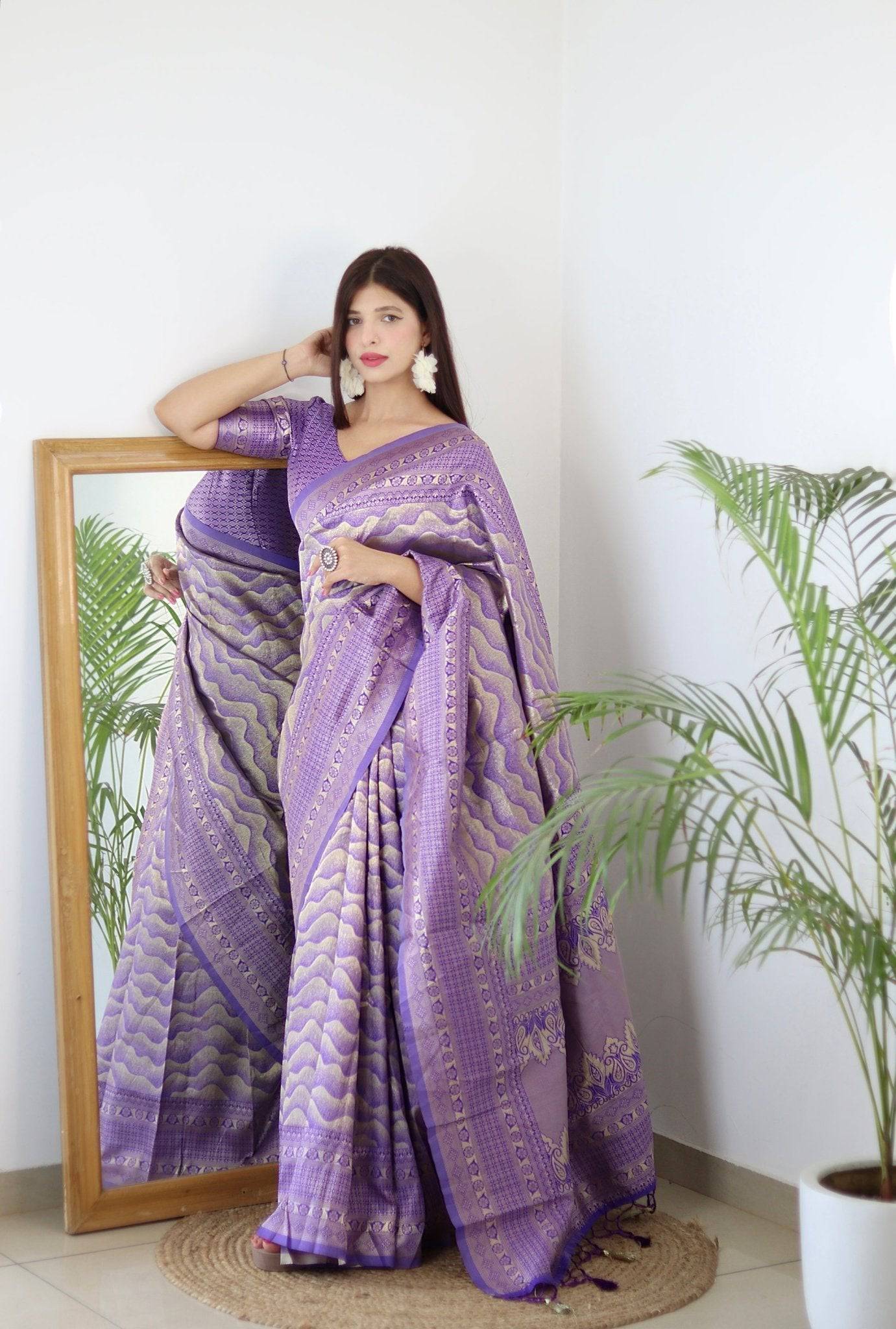 Lavender Pure Kanjivaram Silk Saree With Twirling Blouse Piece