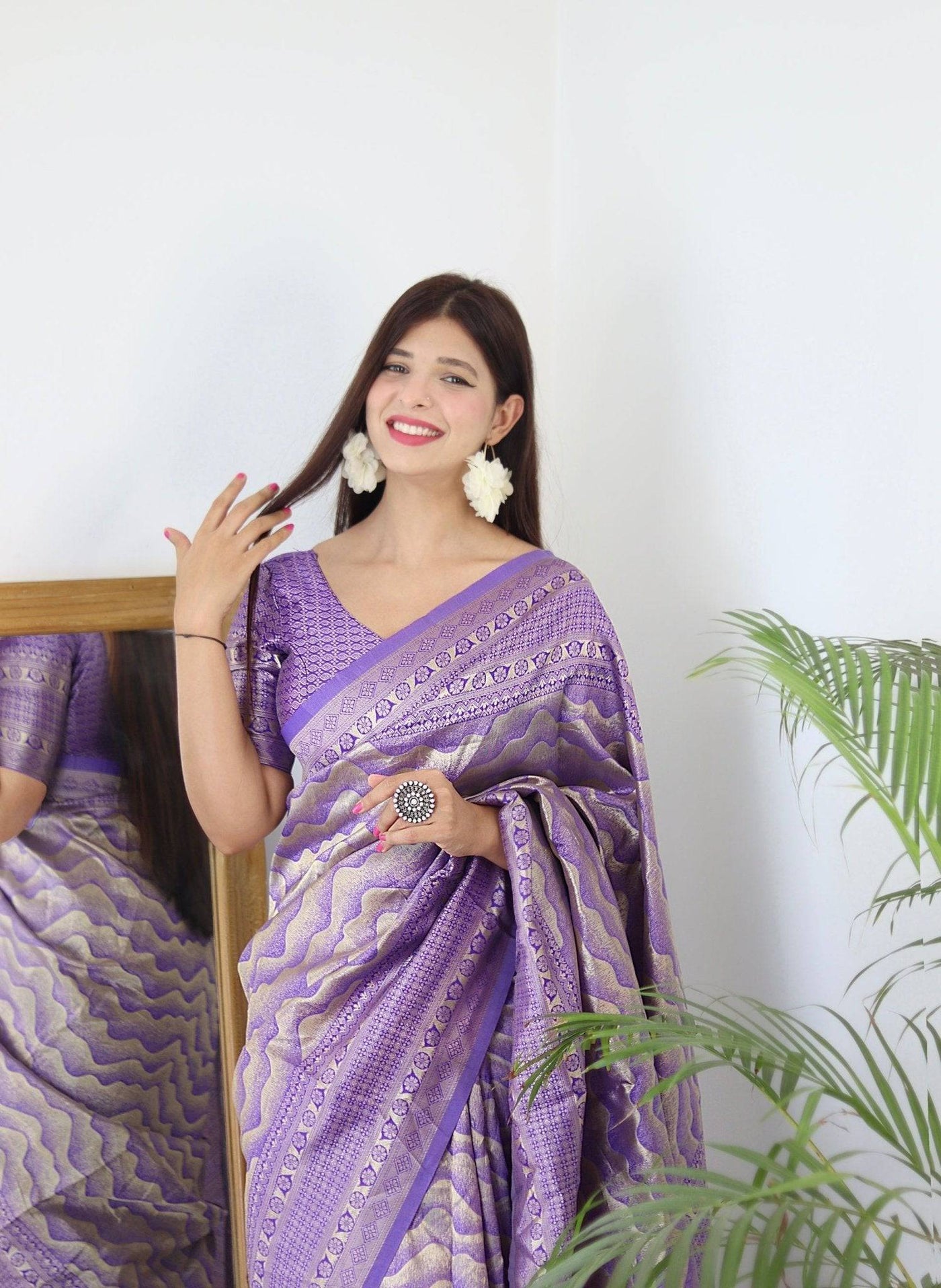 Lavender Pure Kanjivaram Silk Saree With Twirling Blouse Piece