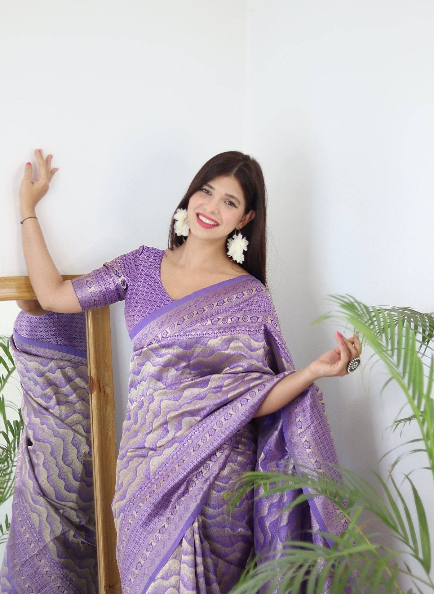 Lavender Pure Kanjivaram Silk Saree With Twirling Blouse Piece