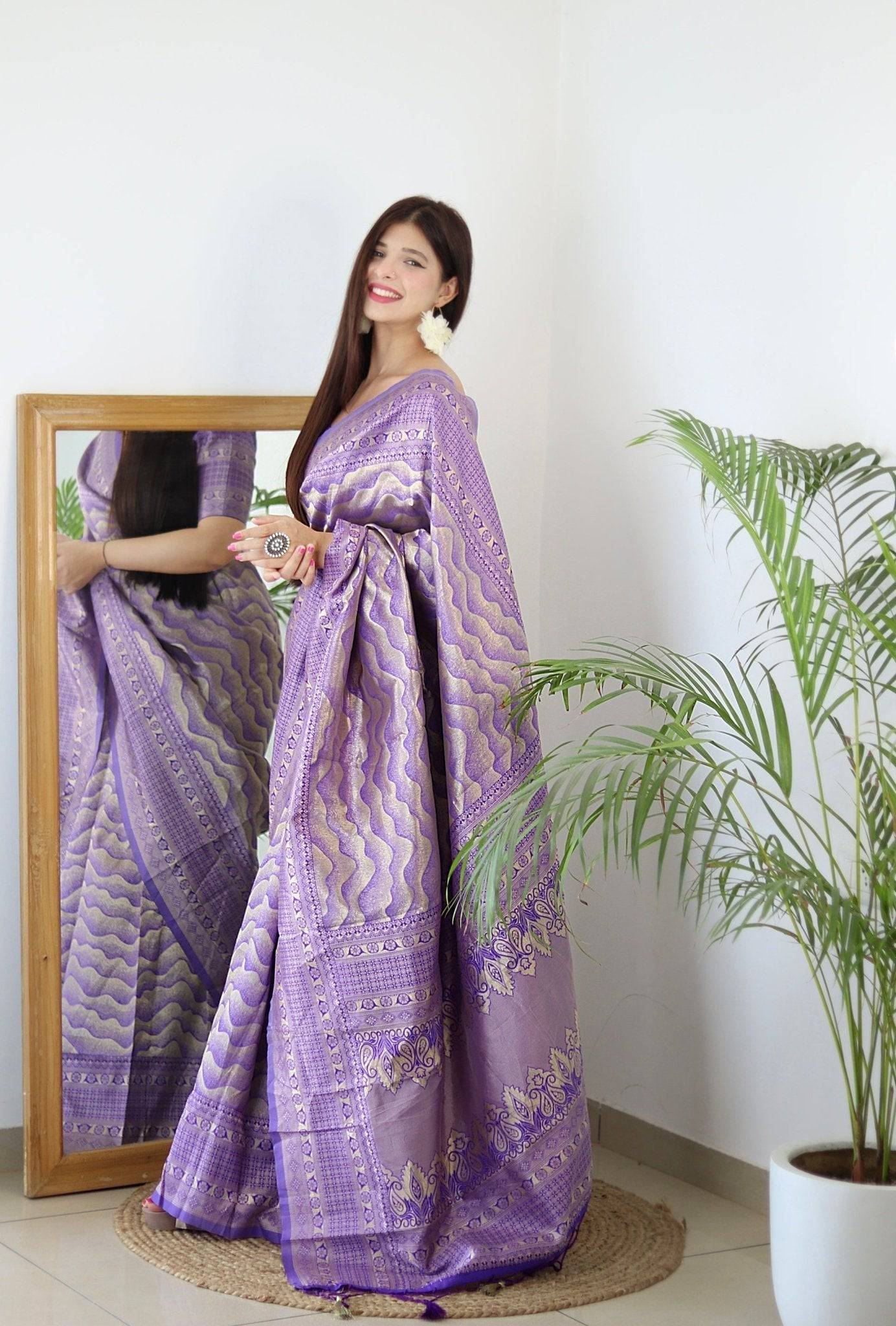 Lavender Pure Kanjivaram Silk Saree With Twirling Blouse Piece