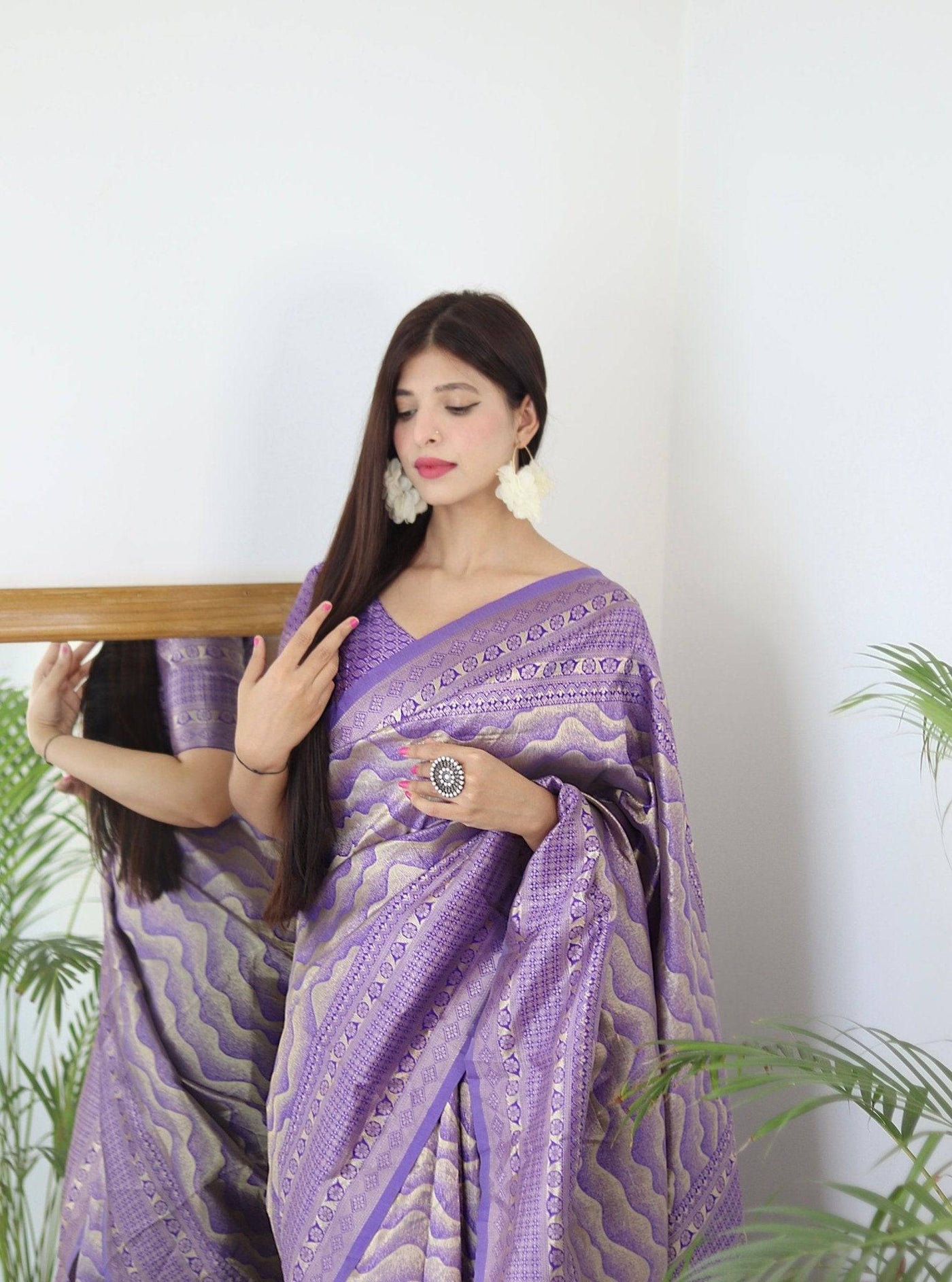 Lavender Pure Kanjivaram Silk Saree With Twirling Blouse Piece