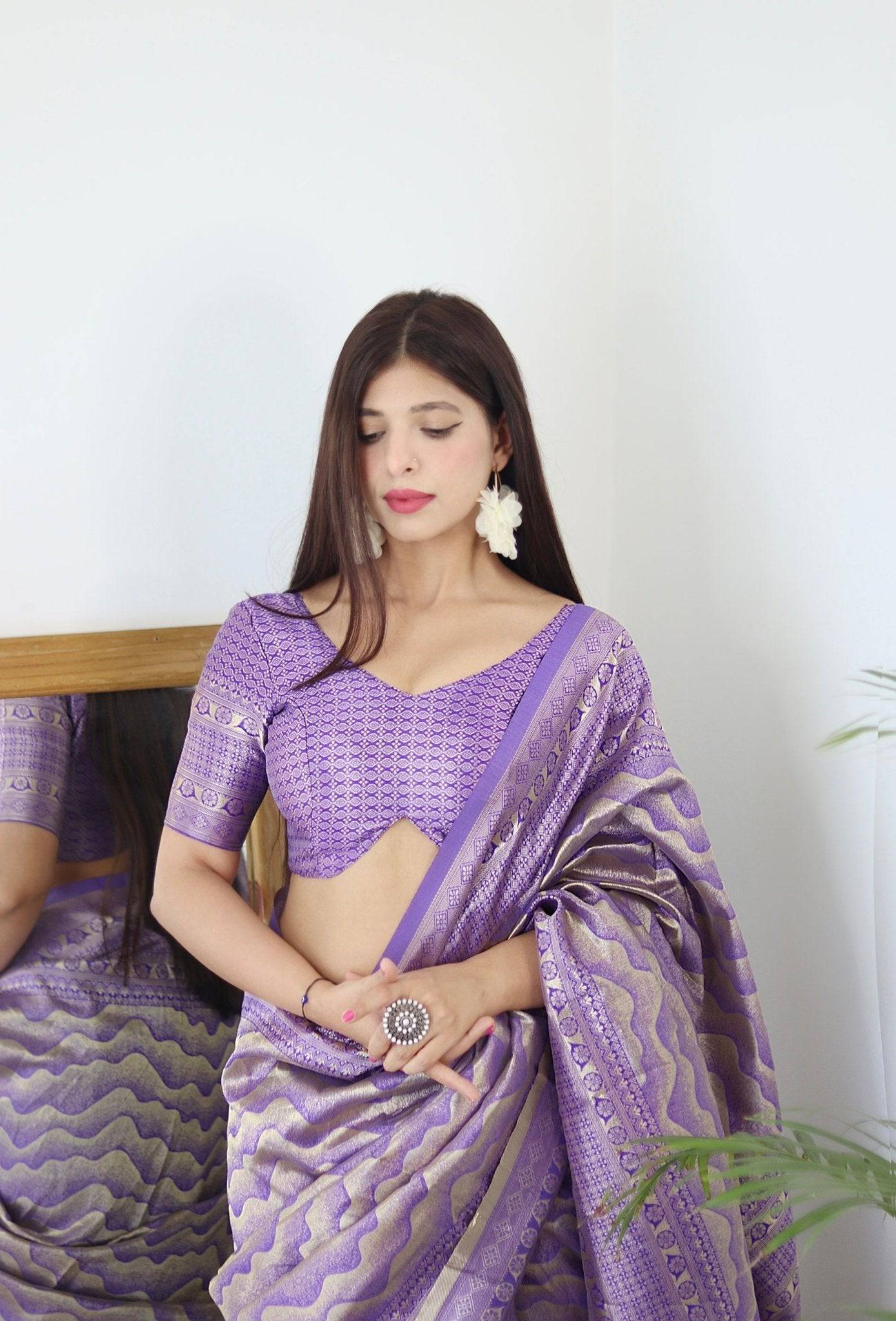 Lavender Pure Kanjivaram Silk Saree With Twirling Blouse Piece