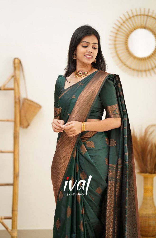 Dark Green Pure Kanjivaram Silk With Confounding Blouse Piece