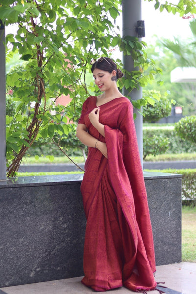 Kuber Pattu Silk Saree, Exuding Regal Charm With Its Rich Pallu And Intricate Brocade Blouse, Elegantly Adorned With Enchanting Tassels On The Saree's Edge. - Almaari Fashion