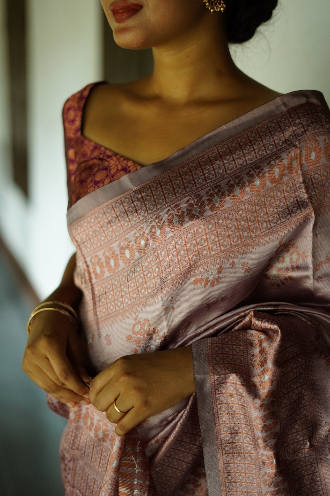Lavender Pure Banarasi Silk Saree With Twirling Blouse Piece - Almaari Fashion
