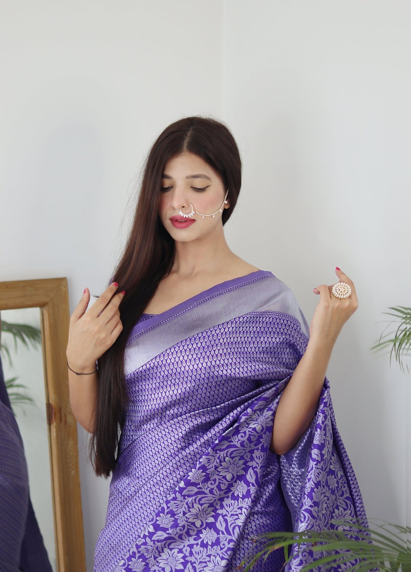 Lavender Pure Banarasi Silk Saree With Twirling Blouse Piece - Almaari Fashion