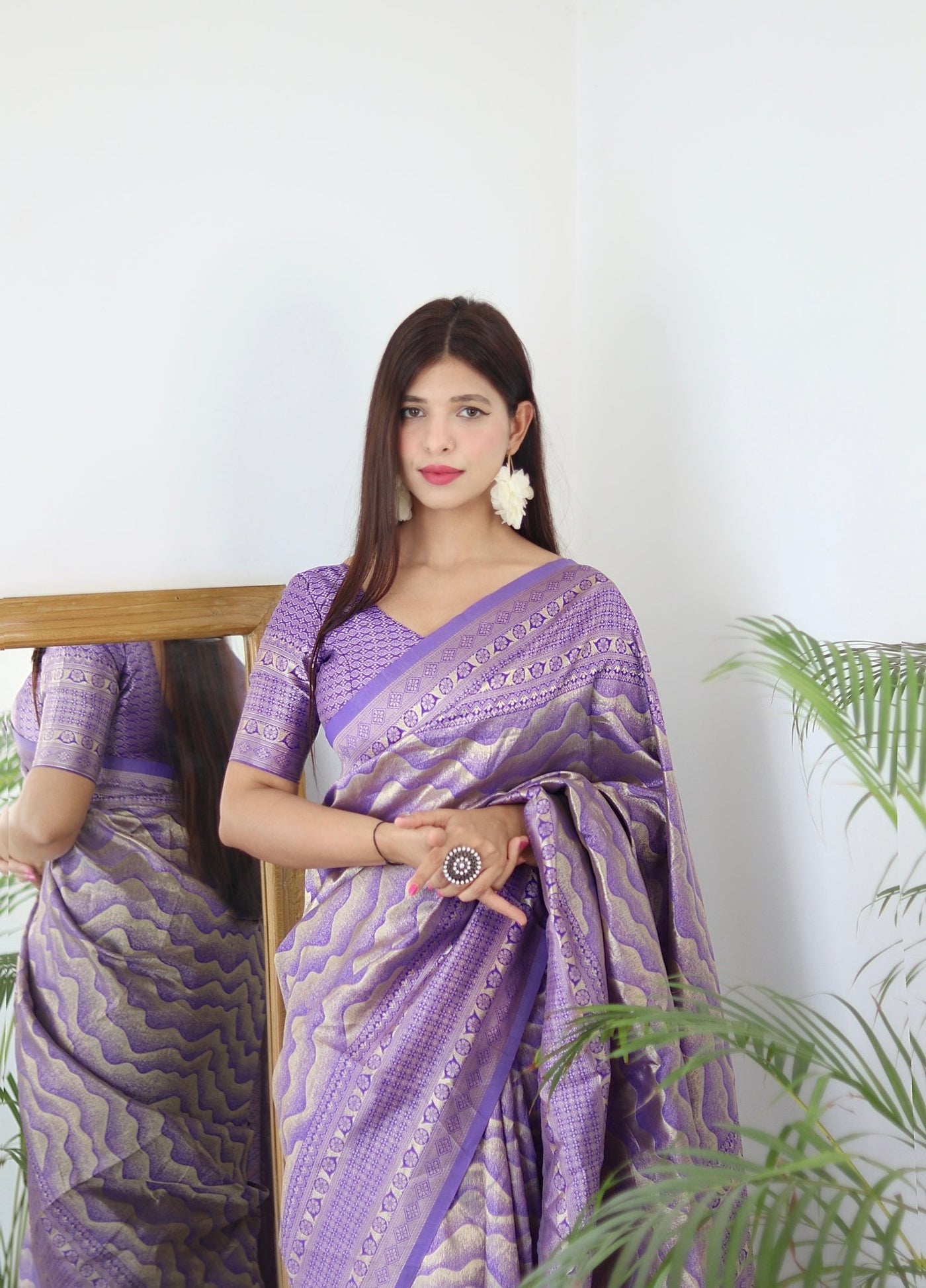 Lavender Pure Banarasi Silk Saree With Twirling Blouse Piece - Almaari Fashion