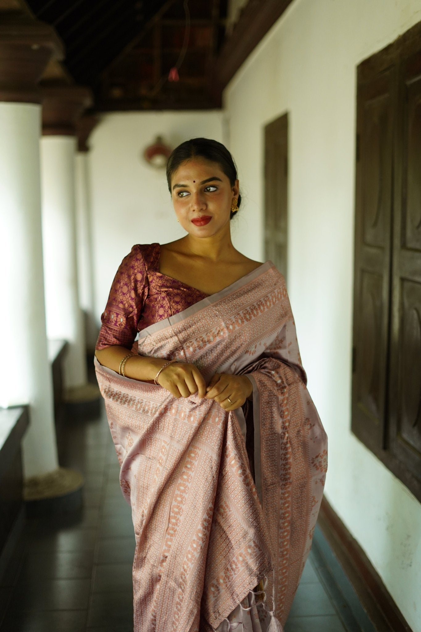 Lavender Pure Banarasi Silk Saree With Twirling Blouse Piece - Almaari Fashion