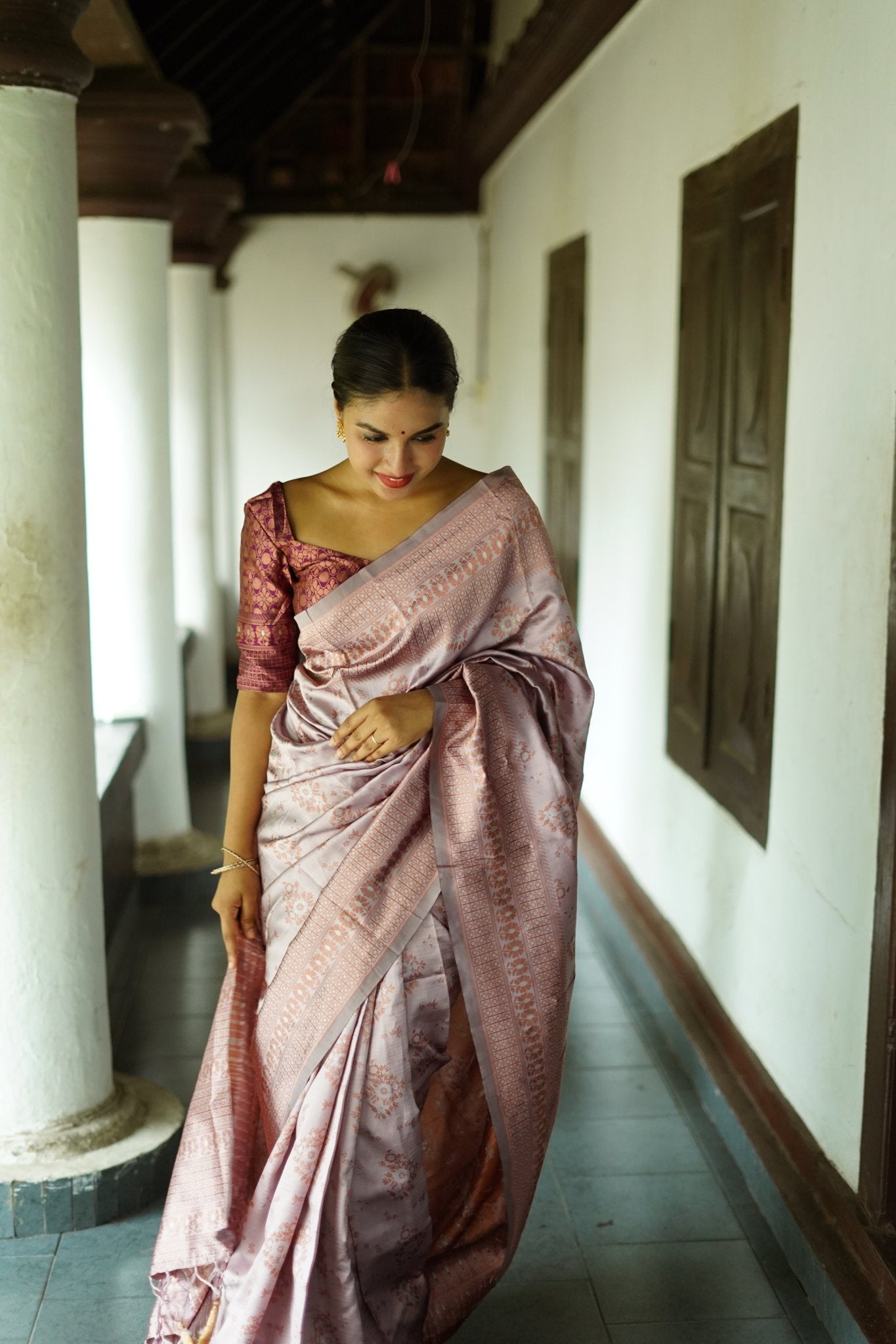 Lavender Pure Banarasi Silk Saree With Twirling Blouse Piece - Almaari Fashion