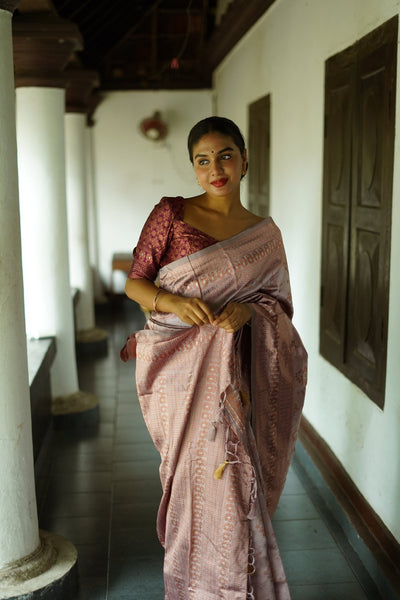 Lavender Pure Banarasi Silk Saree With Twirling Blouse Piece - Almaari Fashion