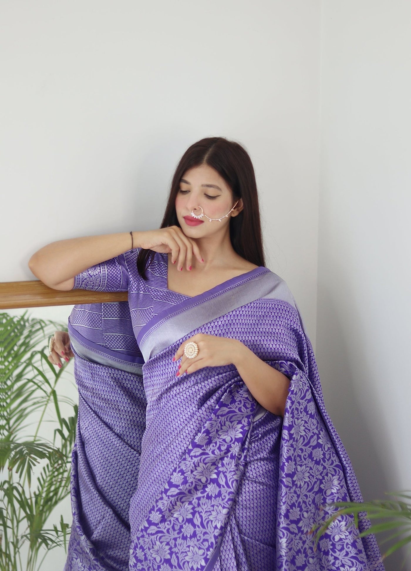 Lavender Pure Banarasi Silk Saree With Twirling Blouse Piece - Almaari Fashion