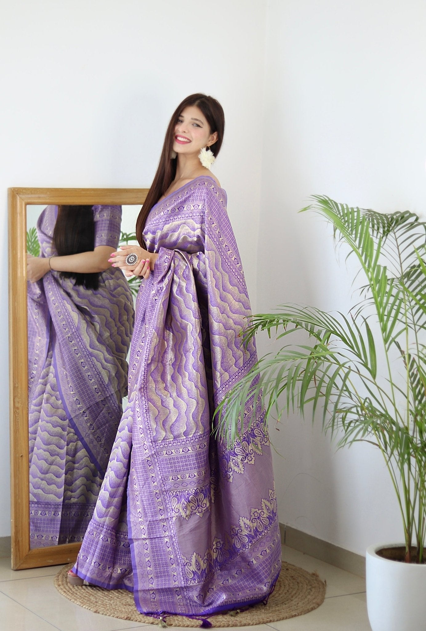 Lavender Pure Banarasi Silk Saree With Twirling Blouse Piece - Almaari Fashion