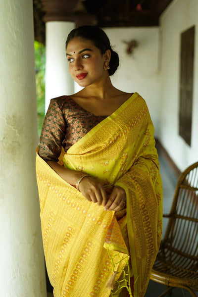 Lemon Yellow Pure Banarasi Silk Saree With Twirling Blouse Piece - Almaari Fashion