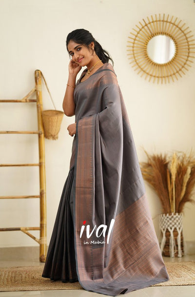 Light Grey Pure Kanjivaram Silk Saree With Heavy Brocade Blouse Piece - Almaari Fashion