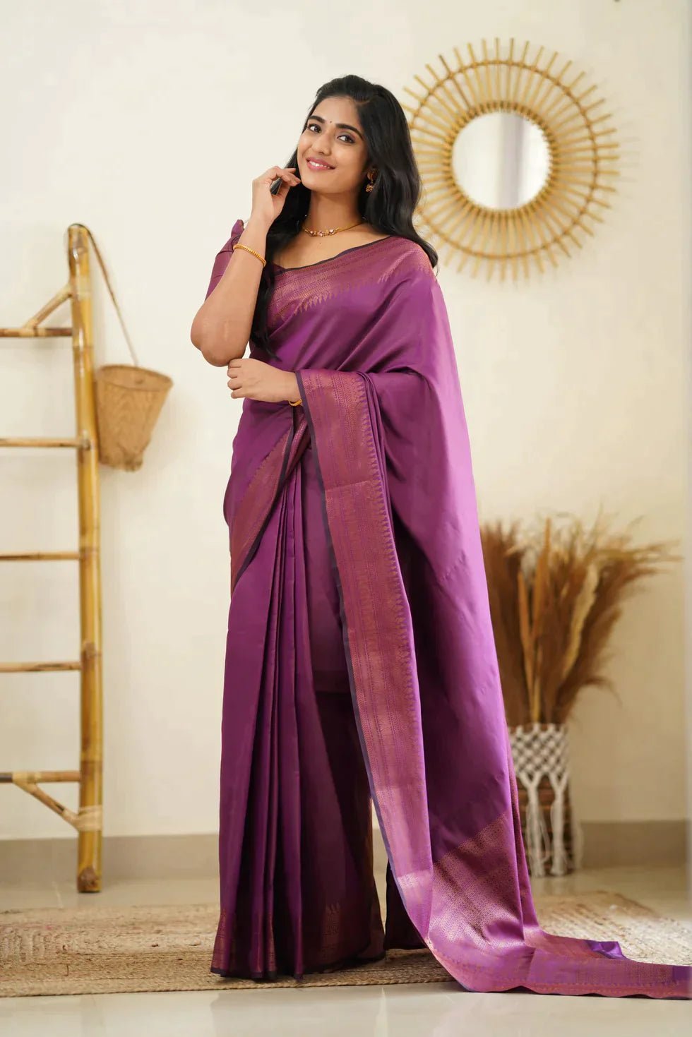 Magenta Pure Kanjivaram Silk Saree With Moiety Blouse Piece - Almaari Fashion