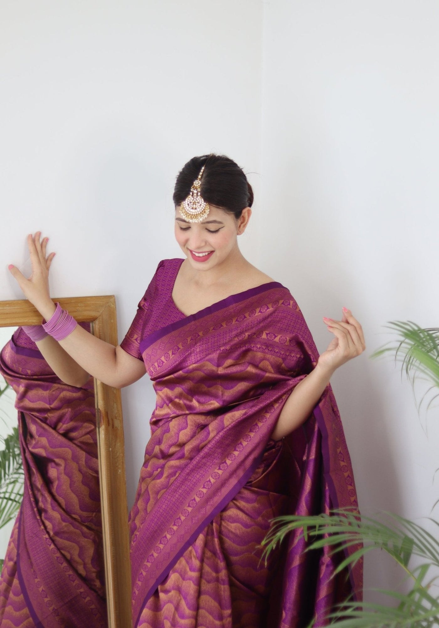 Magenta Pure Kanjivaram Silk Saree With Twirling Blouse Piece - Almaari Fashion