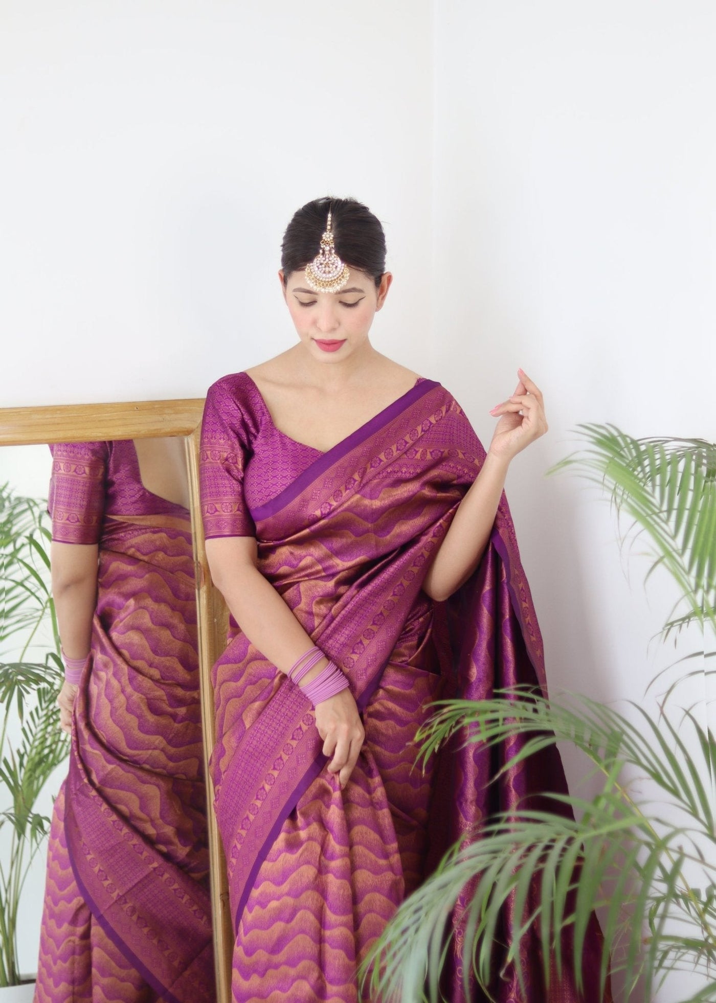 Magenta Pure Kanjivaram Silk Saree With Twirling Blouse Piece - Almaari Fashion