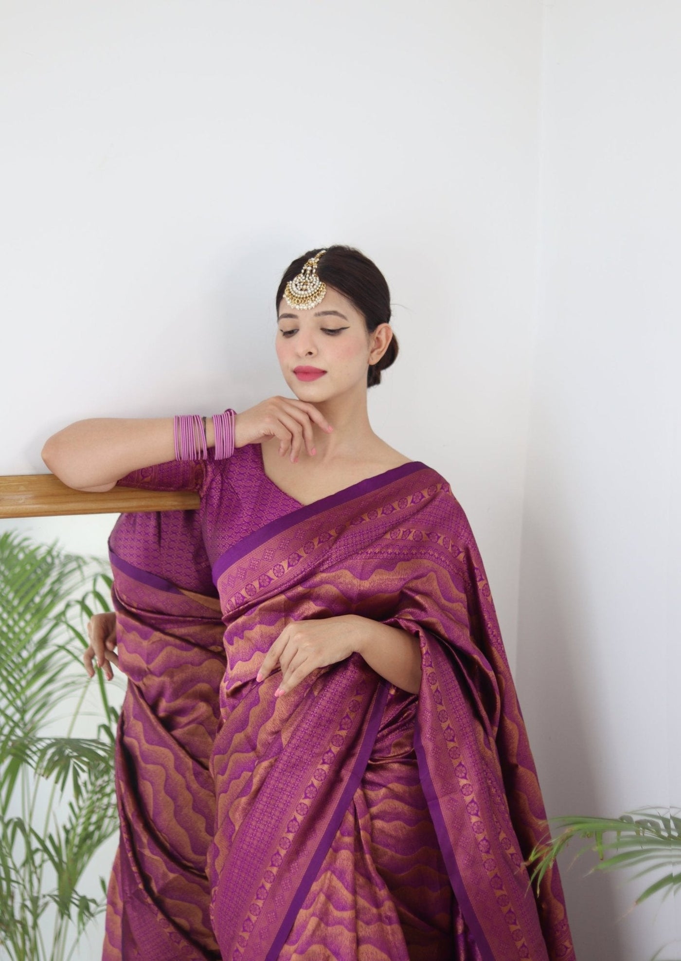 Magenta Pure Kanjivaram Silk Saree With Twirling Blouse Piece - Almaari Fashion