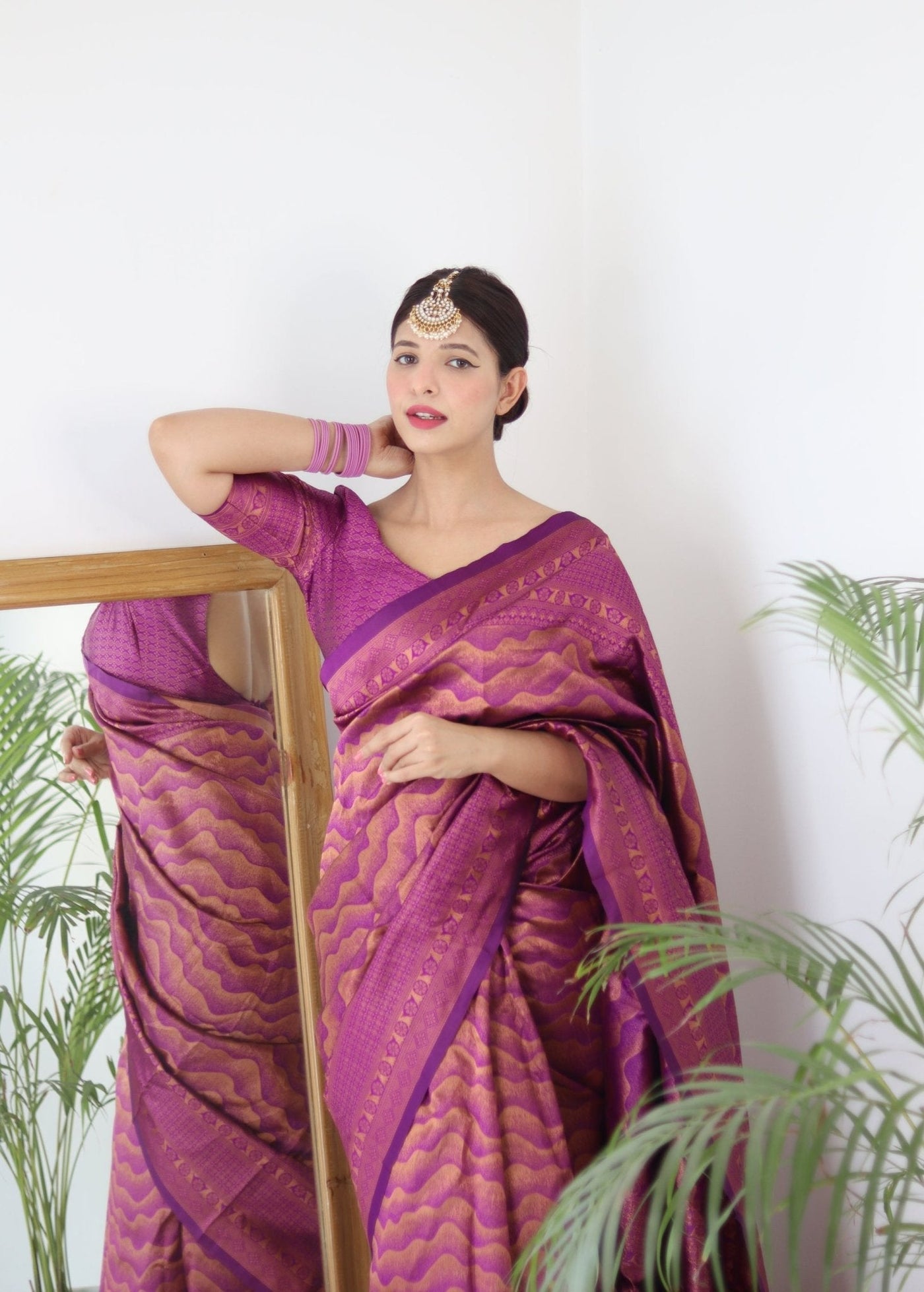 Magenta Pure Kanjivaram Silk Saree With Twirling Blouse Piece - Almaari Fashion