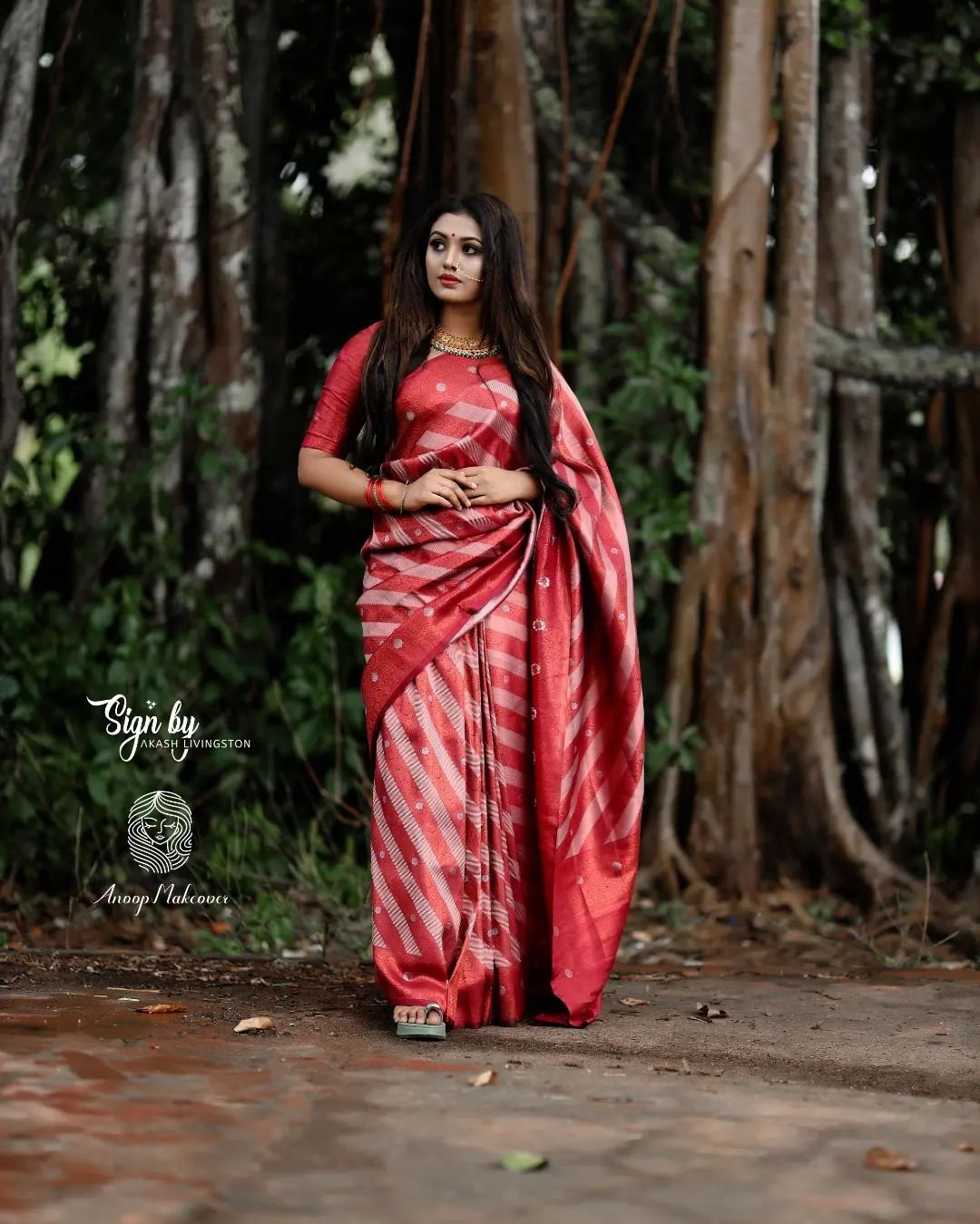 Maroon Pure Banarasi Silk Saree Stylish Blouse Piece - Almaari Fashion