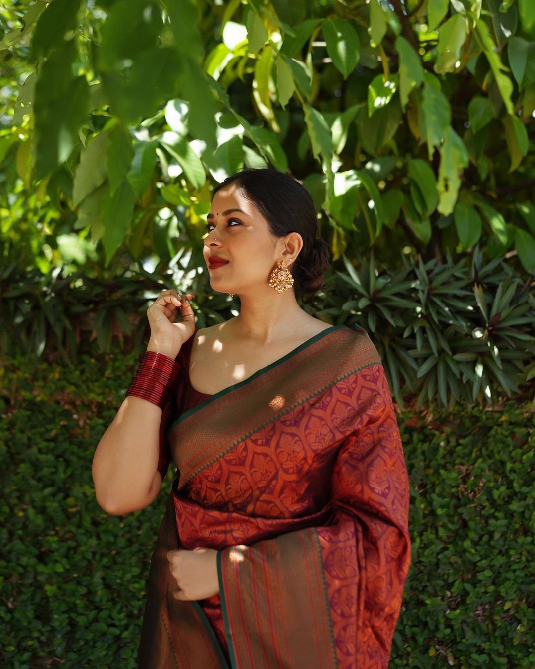 Maroon Pure Banarasi Silk Weaved With Copper Zari Comes With Heavy Banarasi Brocade Blouse - Almaari Fashion