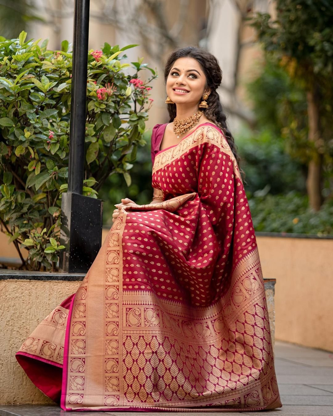 Maroon Pure Kanjivaram Silk Saree With Attractive Blouse Piece Weaved With Copper Zari - Almaari Fashion