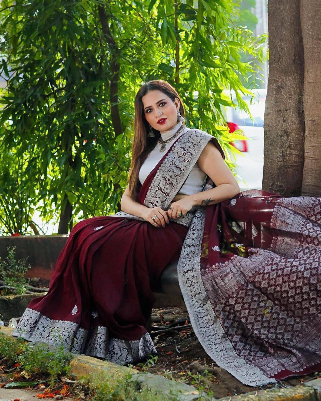 Maroon Pure Kanjivaram Silk With Confounding Blouse Piece - Almaari Fashion