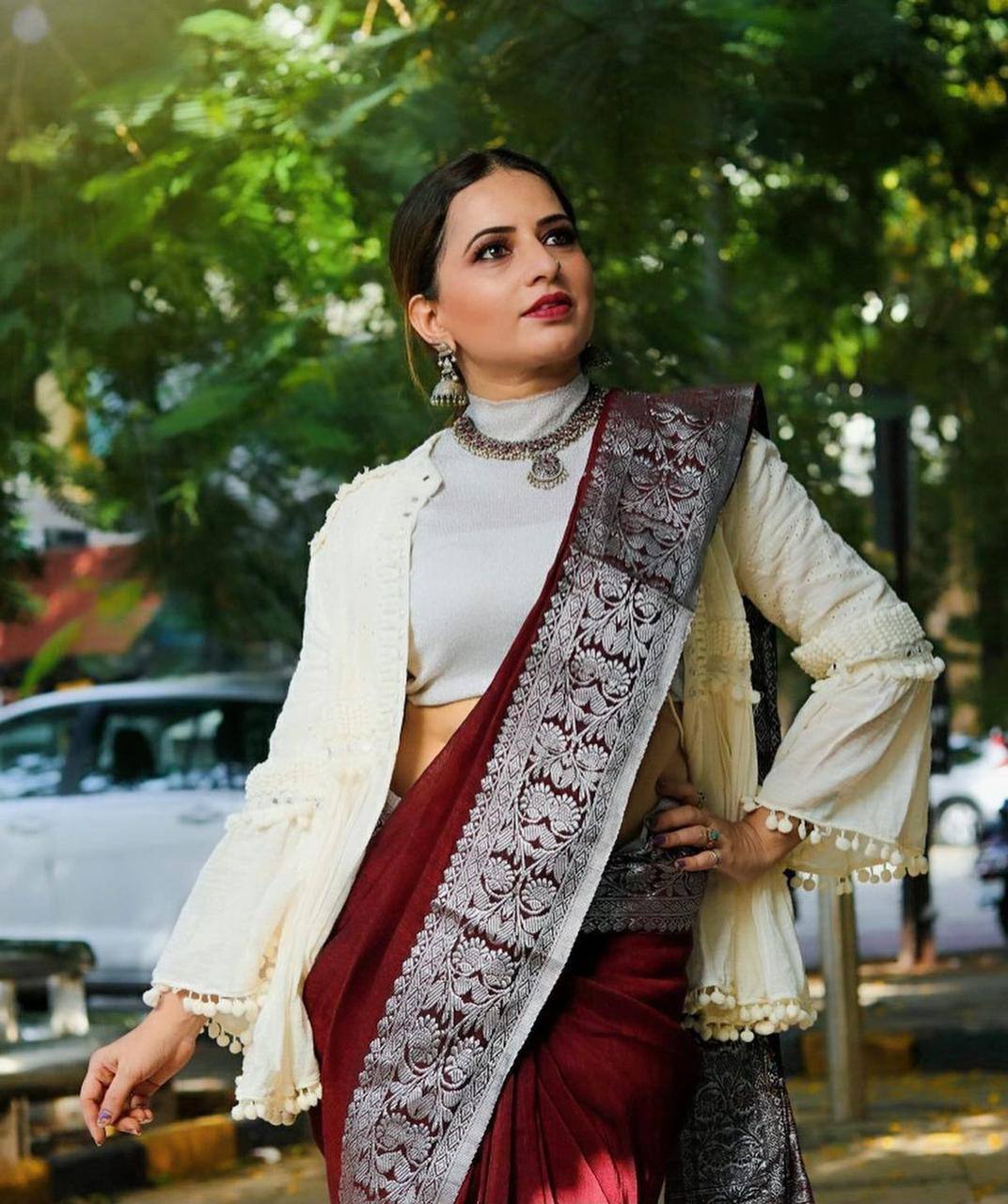 Maroon Pure Kanjivaram Silk With Confounding Blouse Piece - Almaari Fashion