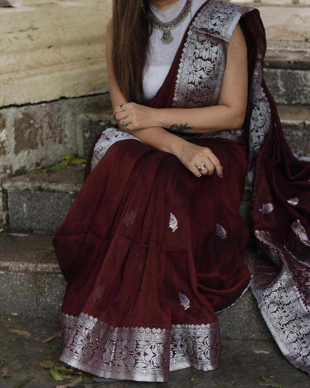 Maroon Pure Kanjivaram Silk With Confounding Blouse Piece - Almaari Fashion