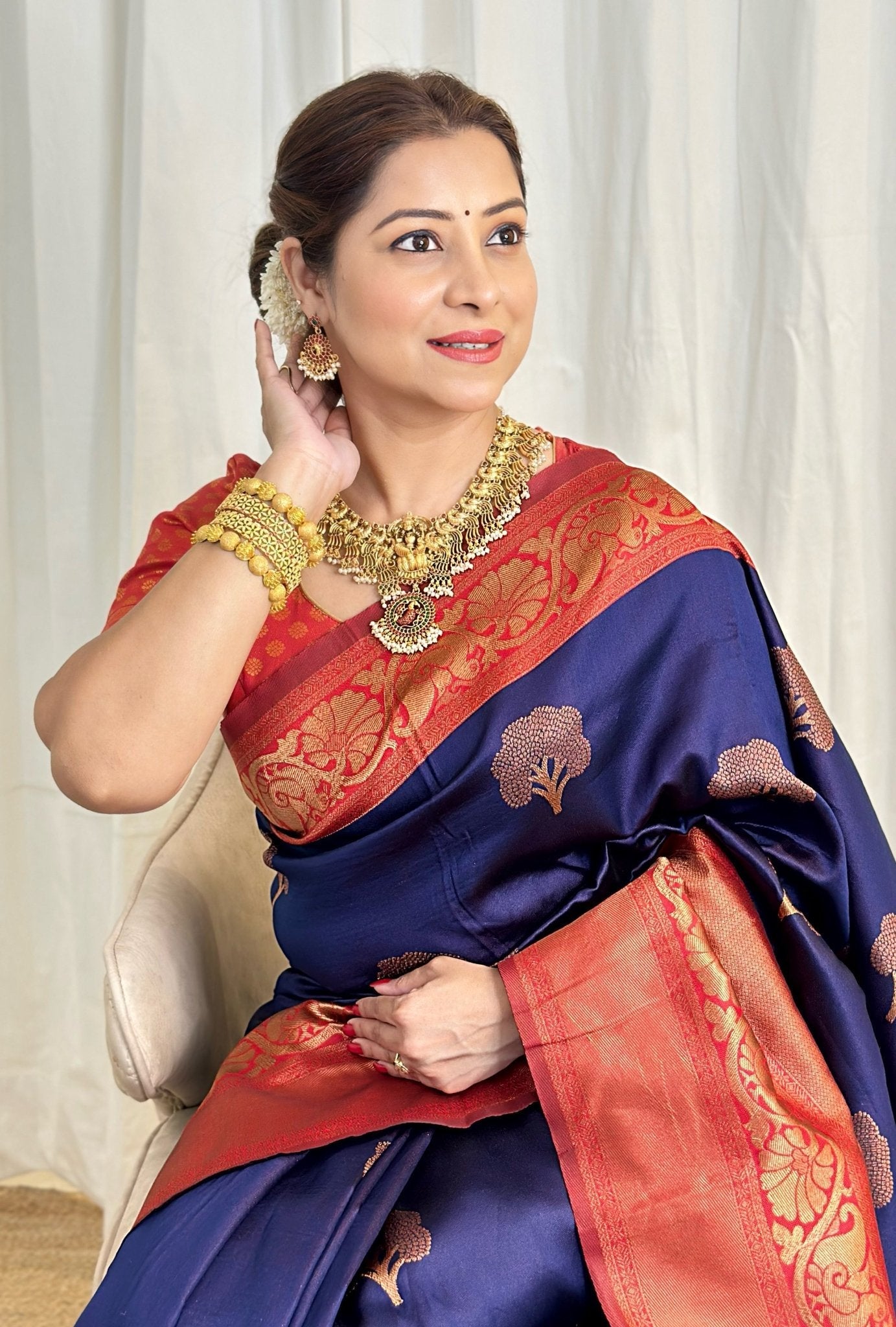 Navy Blue Pure Kanjivaram Silk Saree Stylish Blouse Piece - Almaari Fashion