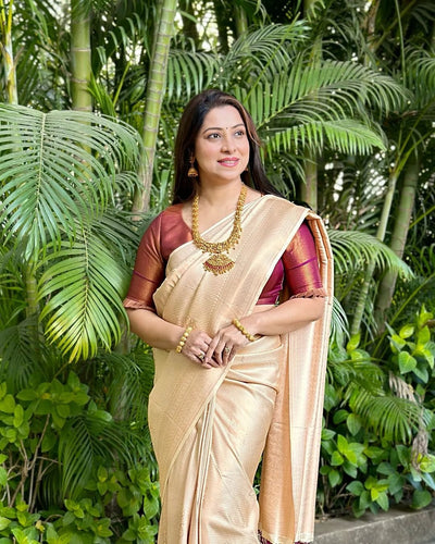 Off White Pure Kanjivaram Silk Saree With Attractive Blouse Piece - Almaari Fashion