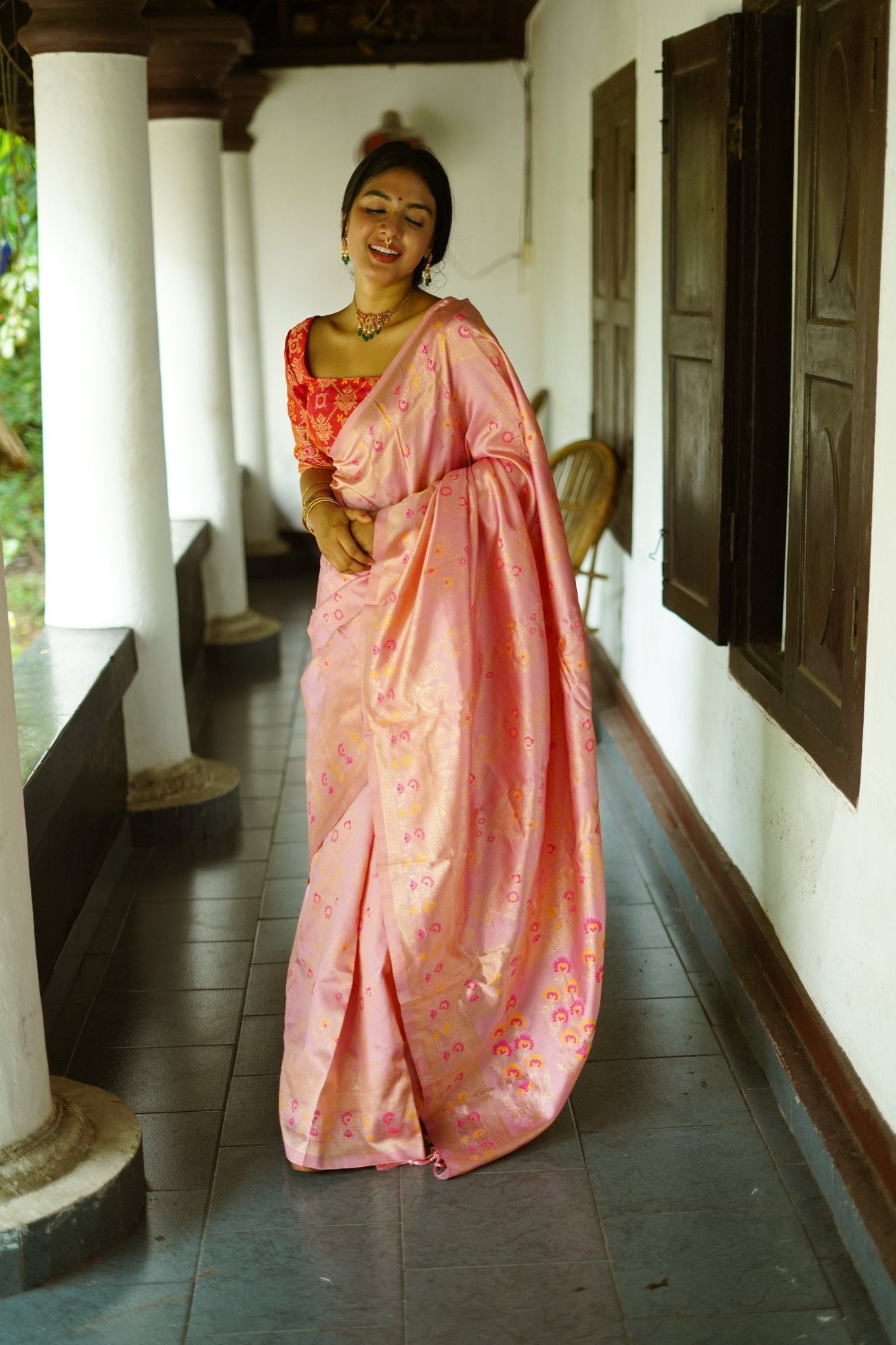 Onion Pink Pure Banarasi Silk Saree With Twirling Blouse Piece - Almaari Fashion