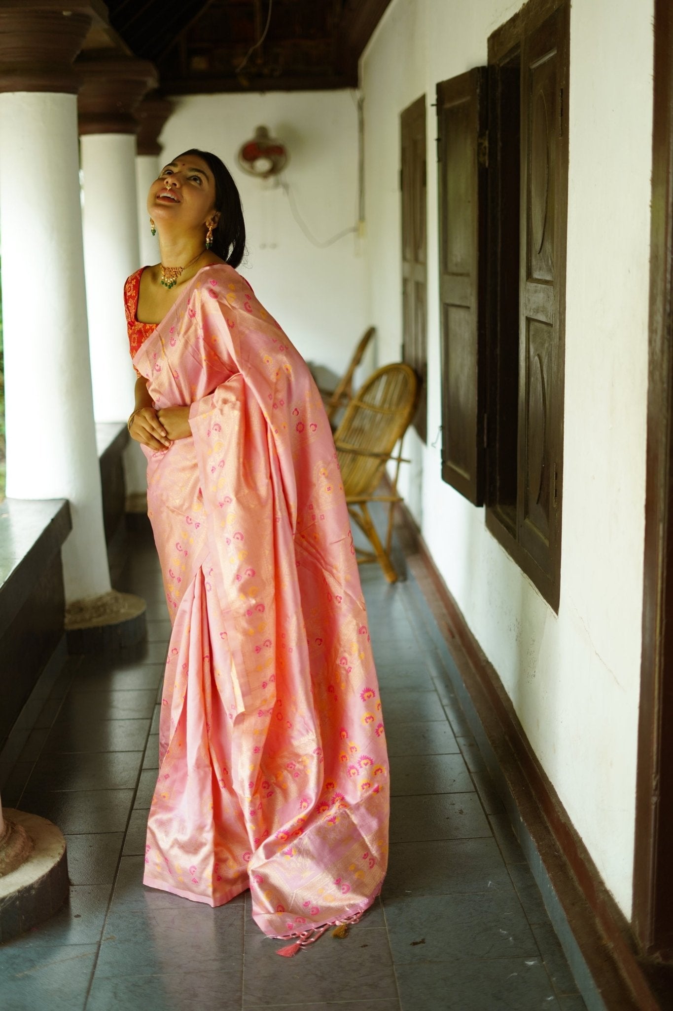 Onion Pink Pure Banarasi Silk Saree With Twirling Blouse Piece - Almaari Fashion