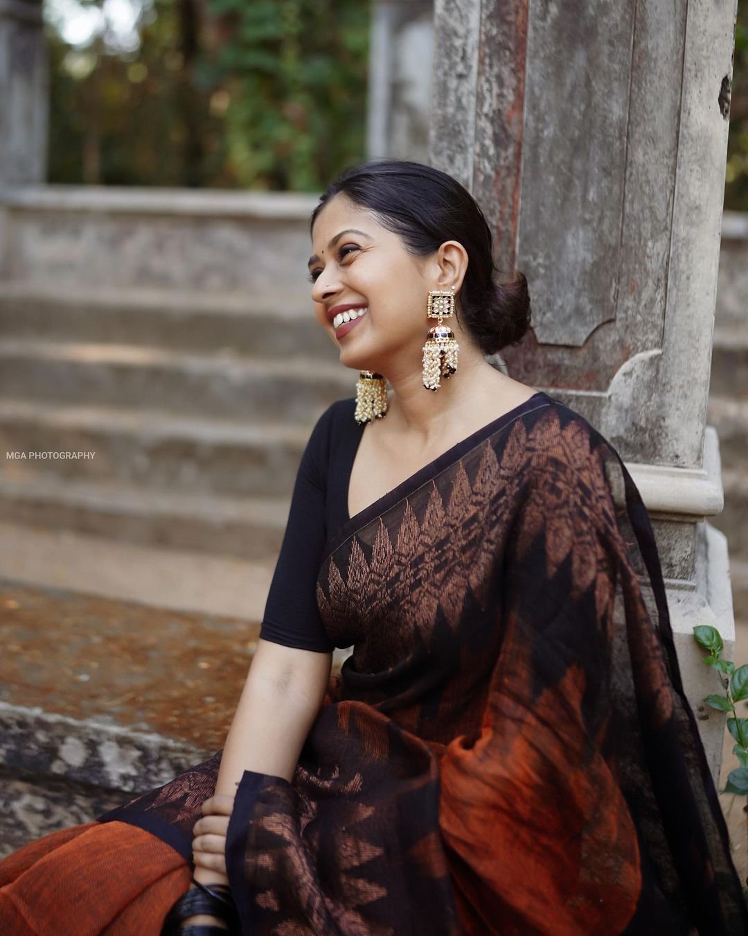 Orange & Black Pure Kanjivaram Silk Saree Stylish Blouse Piece - Almaari Fashion