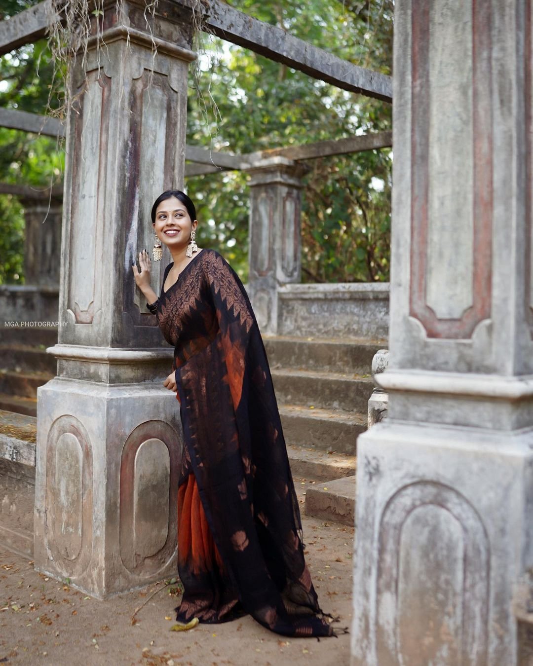 Orange Pure Banarasi Silk Saree Stylish Blouse Piece - Almaari Fashion