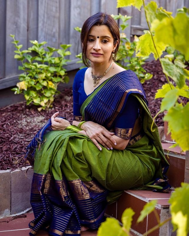Parrot Green With Royal Blue Combination Pure Banarasi Silk Saree With Attractive Blouse Piece - Almaari Fashion