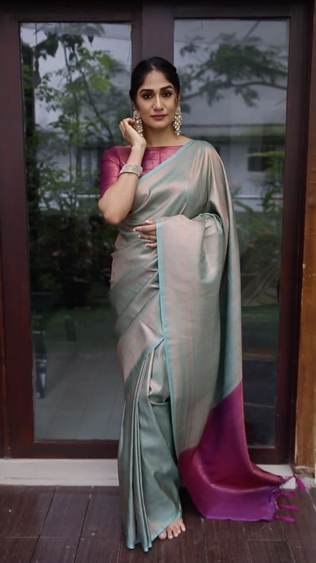 Phenomenal Firozi & Magenta Pure Pure Banarasi Silk With Imbrication Blouse Piece - Almaari Fashion
