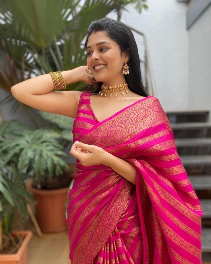 Pink Pure Kanjivaram Silk Weaved With Copper Zari Comes With Attached Blouse. - Almaari Fashion