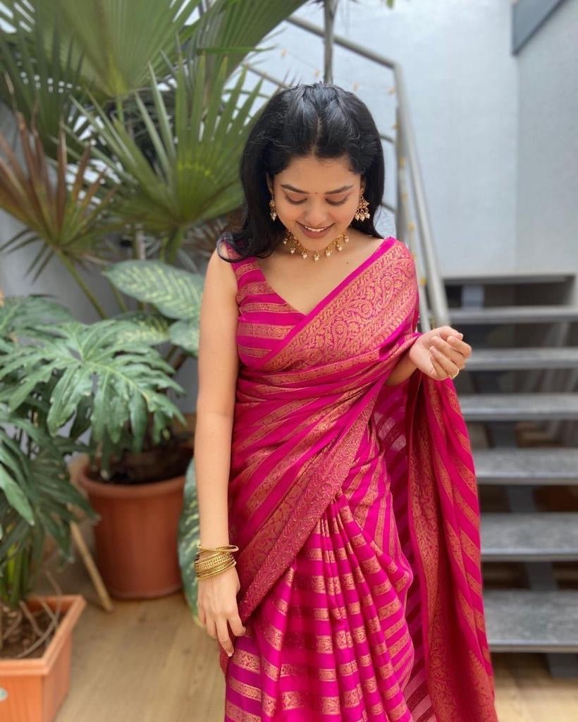 Pink Pure Kanjivaram Silk Weaved With Copper Zari Comes With Attached Blouse. - Almaari Fashion